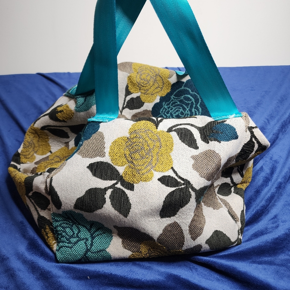 Tapestry Large Beach Floral Tote Bag with Teal Handles‎
